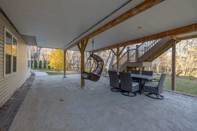 5670 Brentwood Drive, Hoffman Estates, IL 60192