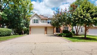 5670 Brentwood Drive, Hoffman Estates, IL 60192