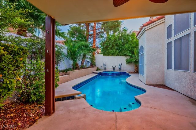 9413 Cedar Heights Avenue, Las Vegas, NV 89134