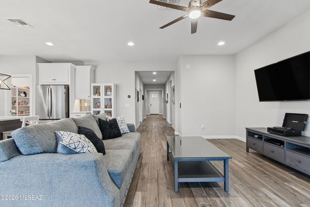 2286 W Azure Creek Loop, Tucson, AZ 85742