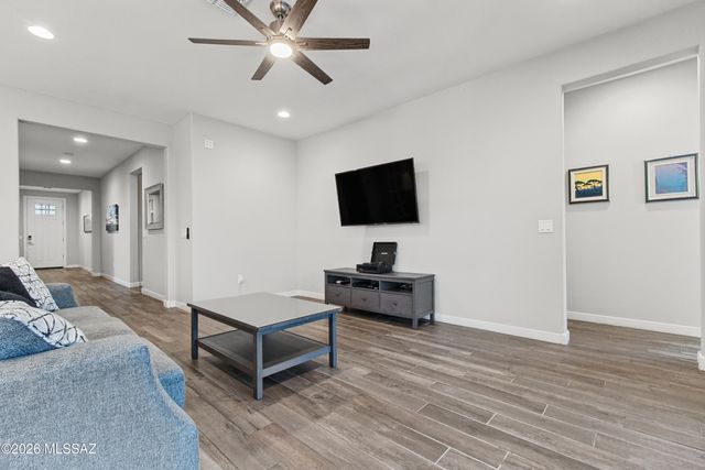 2286 W Azure Creek Loop, Tucson, AZ 85742