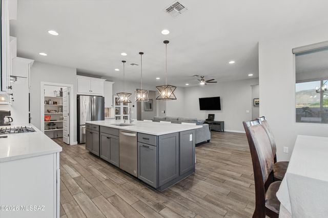 2286 W Azure Creek Loop, Tucson, AZ 85742