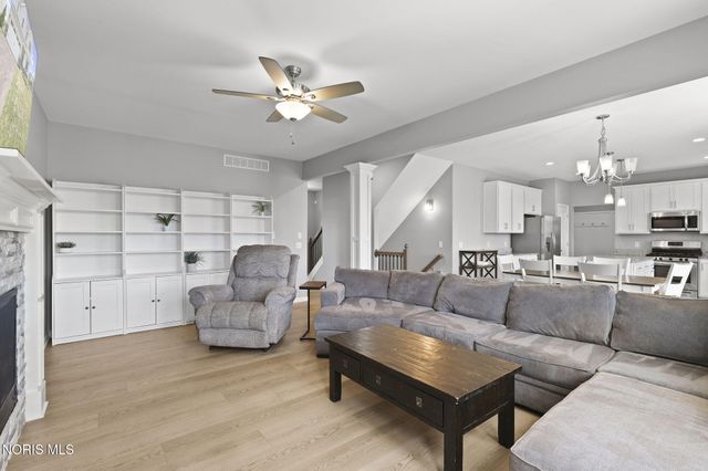 159 Valley Hall Drive, Perrysburg, OH 43551