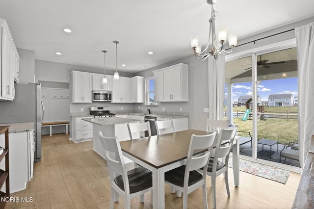 159 Valley Hall Drive, Perrysburg, OH 43551