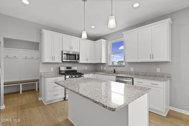 159 Valley Hall Drive, Perrysburg, OH 43551