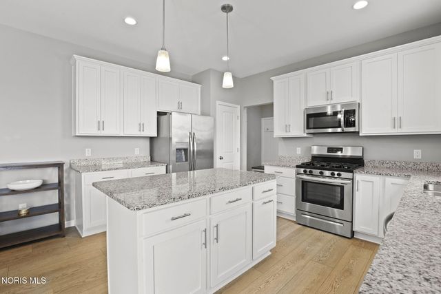 159 Valley Hall Drive, Perrysburg, OH 43551