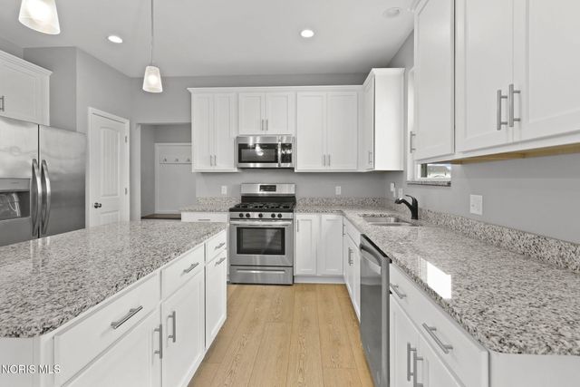 159 Valley Hall Drive, Perrysburg, OH 43551