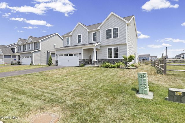 159 Valley Hall Drive, Perrysburg, OH 43551