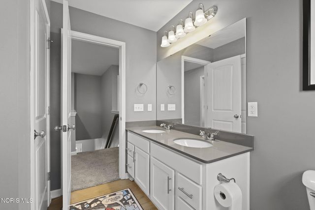 159 Valley Hall Drive, Perrysburg, OH 43551