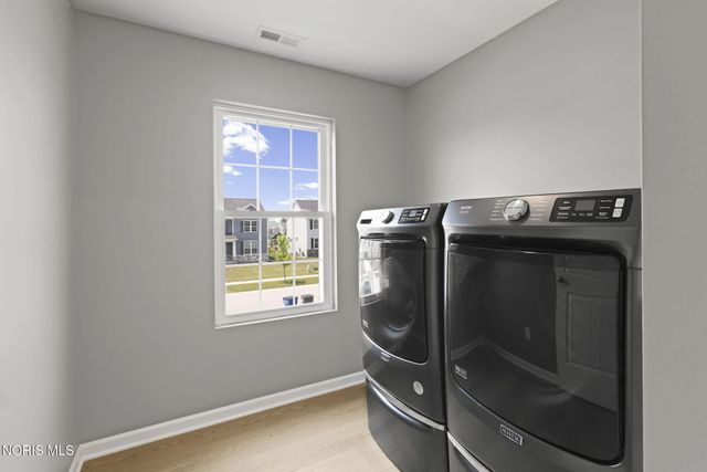 159 Valley Hall Drive, Perrysburg, OH 43551