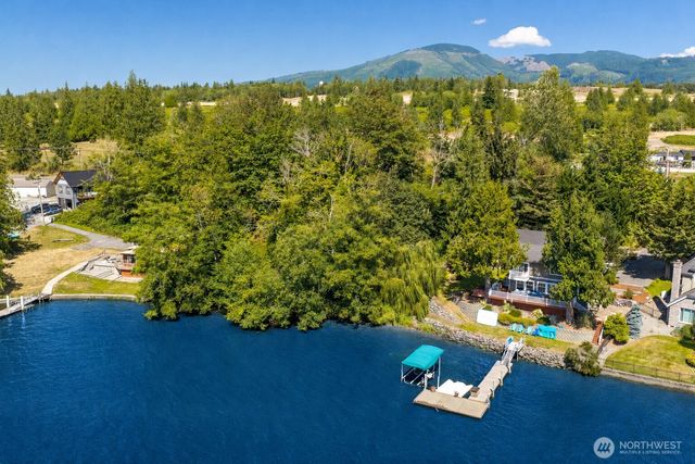 17902 Cove Lane, Mount Vernon, WA 98274