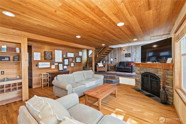 17902 Cove Lane, Mount Vernon, WA 98274