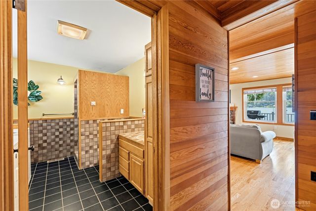 17902 Cove Lane, Mount Vernon, WA 98274