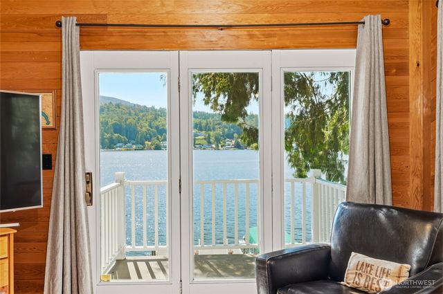 17902 Cove Lane, Mount Vernon, WA 98274