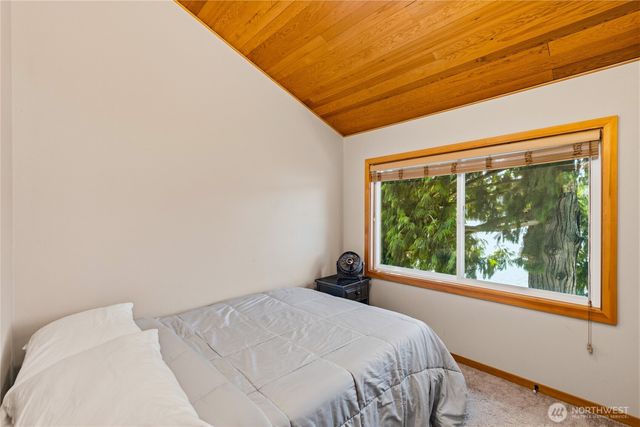 17902 Cove Lane, Mount Vernon, WA 98274