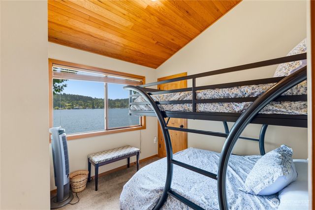 17902 Cove Lane, Mount Vernon, WA 98274