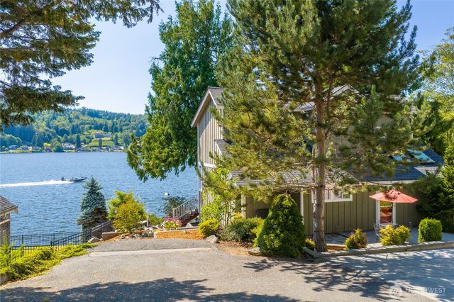 17902 Cove Lane, Mount Vernon, WA 98274