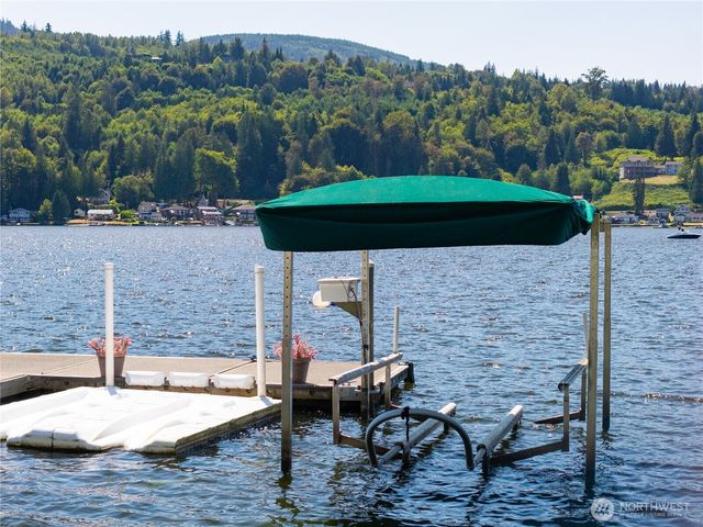 17902 Cove Lane, Mount Vernon, WA 98274