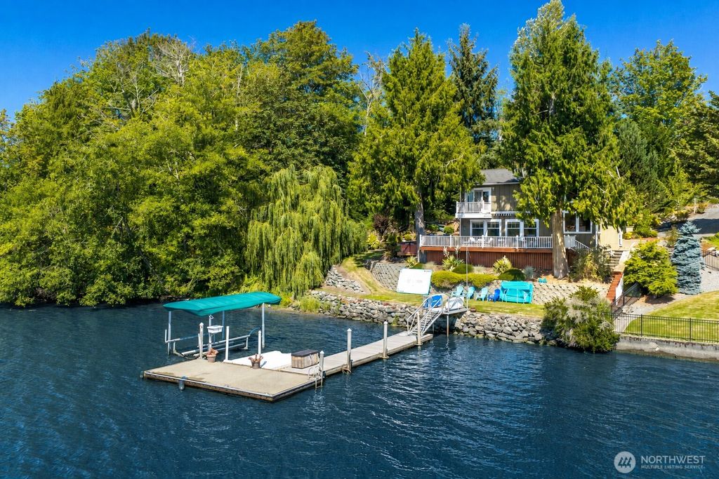 17902 Cove Lane, Mount Vernon, WA 98274