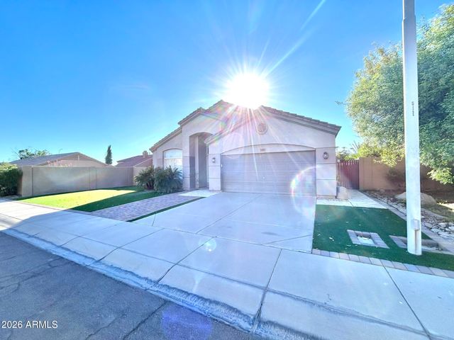3552 S COSMOS Drive, Chandler, AZ 85248
