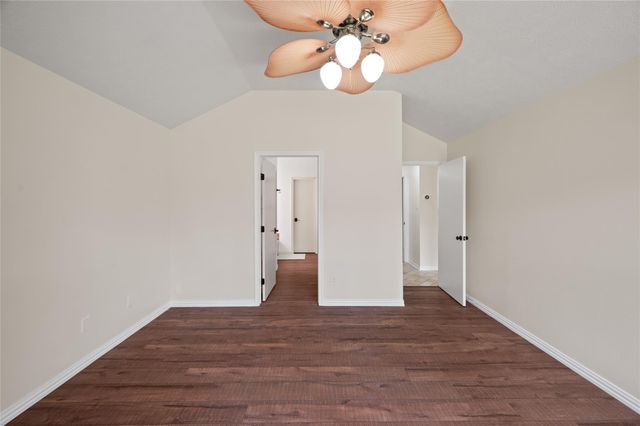 16014 Surrey Woods Drive, Friendswood, TX 77546