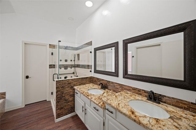 16014 Surrey Woods Drive, Friendswood, TX 77546