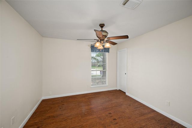 16014 Surrey Woods Drive, Friendswood, TX 77546