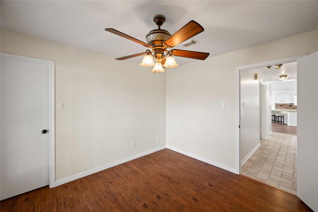 16014 Surrey Woods Drive, Friendswood, TX 77546