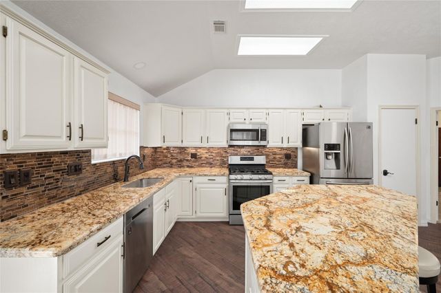 16014 Surrey Woods Drive, Friendswood, TX 77546