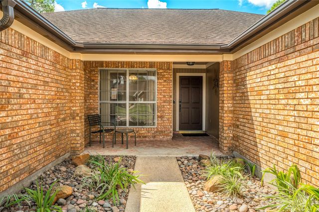 16014 Surrey Woods Drive, Friendswood, TX 77546