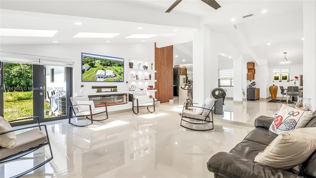 17101 SW 48th St, Southwest Ranches, FL 33331