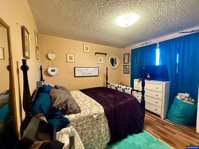 39340 Shelburn Dr, Scio, OR 97374