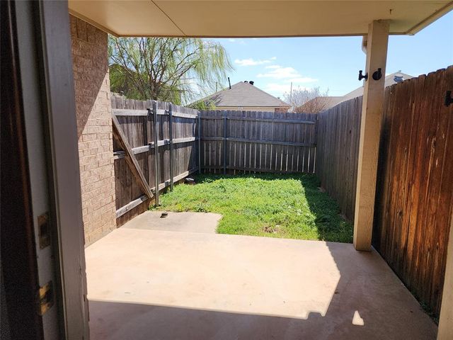 1004 SW 23rd Street, Moore, OK 73170