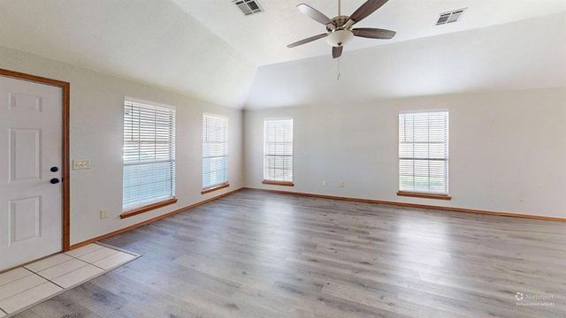 1004 SW 23rd Street, Moore, OK 73170