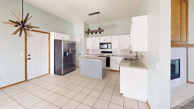 1004 SW 23rd Street, Moore, OK 73170