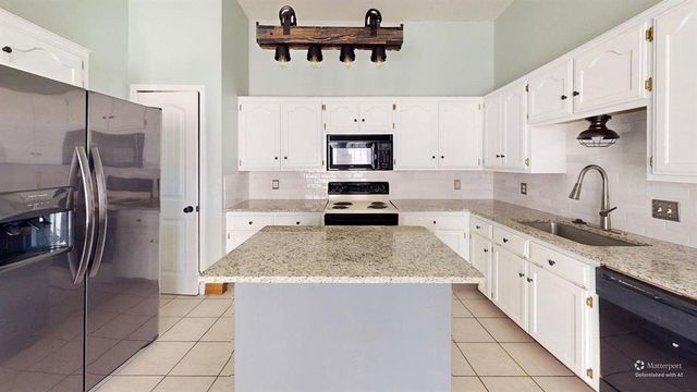 1004 SW 23rd Street, Moore, OK 73170
