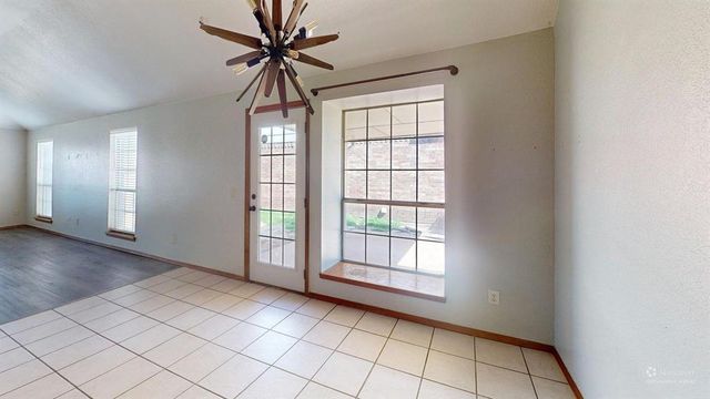 1004 SW 23rd Street, Moore, OK 73170