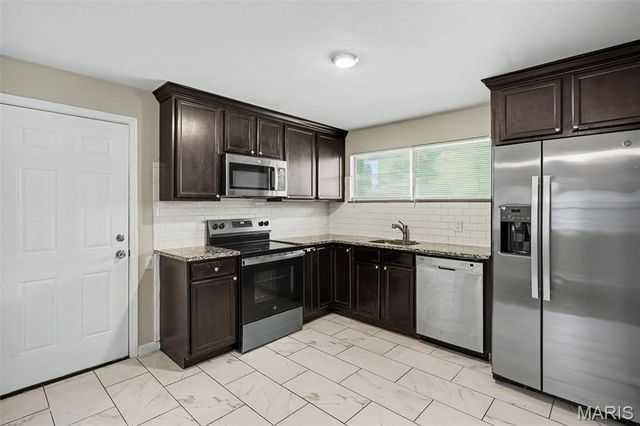 1370 Milbank Drive, Florissant, MO 63031