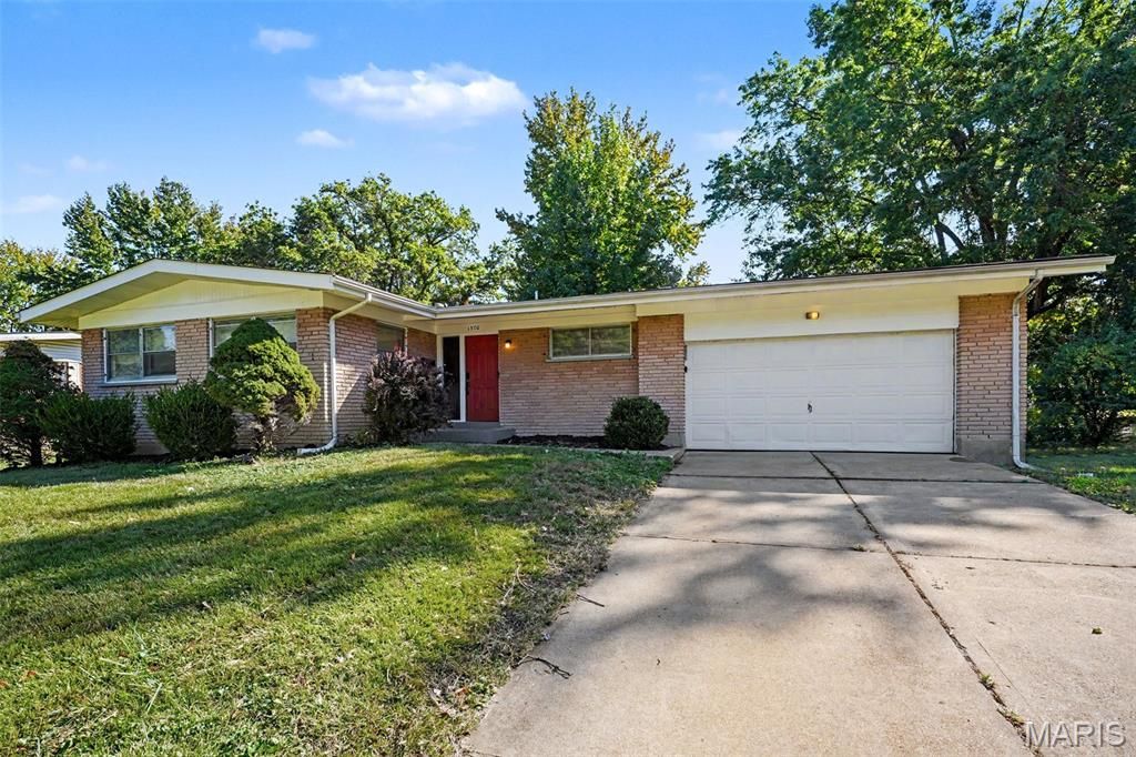 1370 Milbank Drive, Florissant, MO 63031