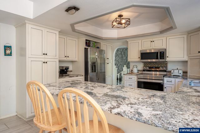 6031 SE Aldercrest Rd, Milwaukie, OR 97267