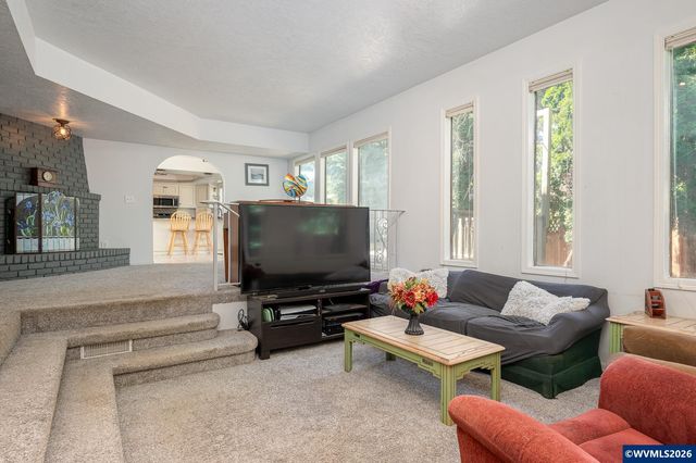 6031 SE Aldercrest Rd, Milwaukie, OR 97267
