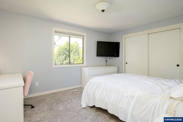 6031 SE Aldercrest Rd, Milwaukie, OR 97267