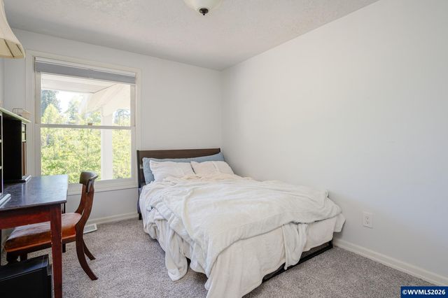 6031 SE Aldercrest Rd, Milwaukie, OR 97267