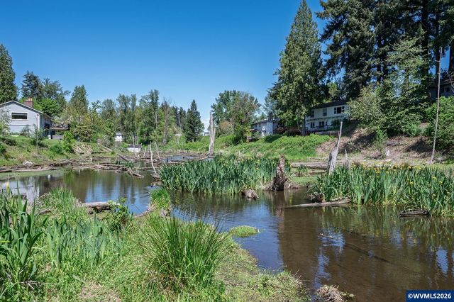 6031 SE Aldercrest Rd, Milwaukie, OR 97267