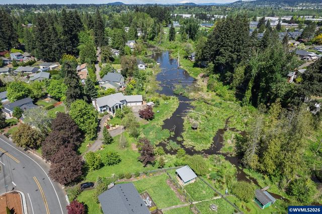 6031 SE Aldercrest Rd, Milwaukie, OR 97267