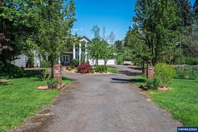 6031 SE Aldercrest Rd, Milwaukie, OR 97267