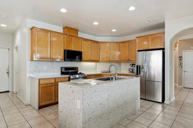 2542 tennis ln, Tracy, CA 95377