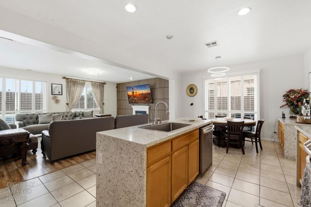 2542 tennis ln, Tracy, CA 95377