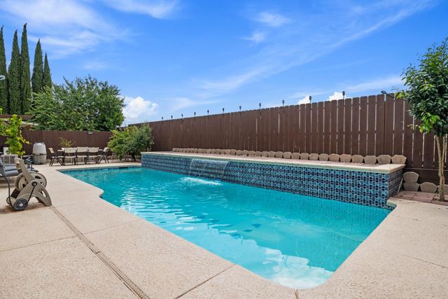 2542 tennis ln, Tracy, CA 95377