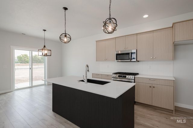 10574 W Teratai St, Star, ID 83669